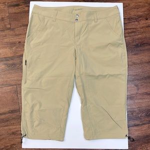 Women’s Columbia Capri Pants, Tan, size 14